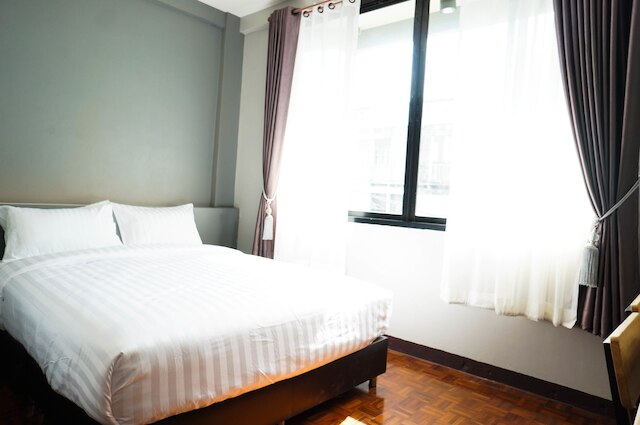 ラックス ルームズ ナイト バザール