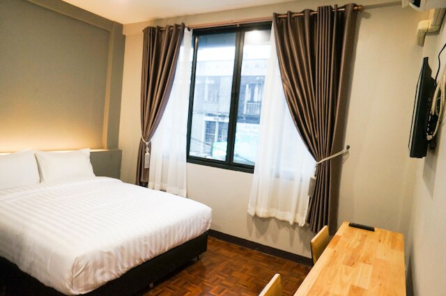 ラックス ルームズ ナイト バザール