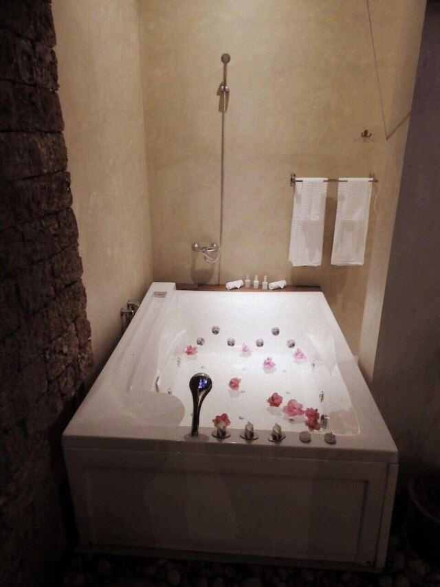 アルティザン ヴィラ コロンボ