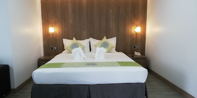 8 マイル ホテル