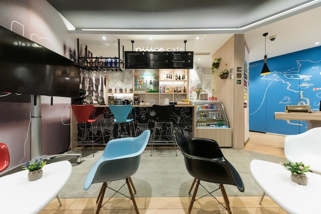 イビス 上海 長壽 (宜必思上海長壽路店)