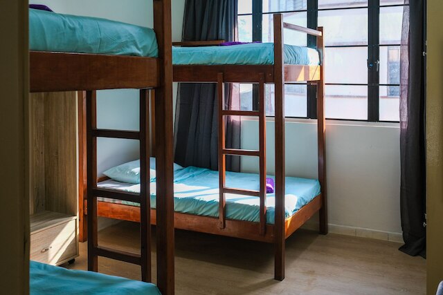 ステップインロッジ - ホステル