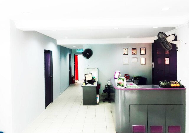 ステップインロッジ - ホステル