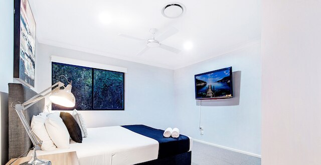 サーディニア 7 ベッドルーム ウォーターフロント ハウス - Q ステイ