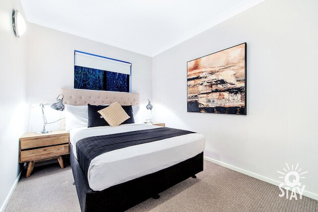 サーディニア 7 ベッドルーム ウォーターフロント ハウス - Q ステイ