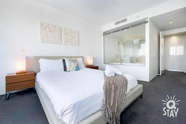 サークル オン カビル - Q ステイ