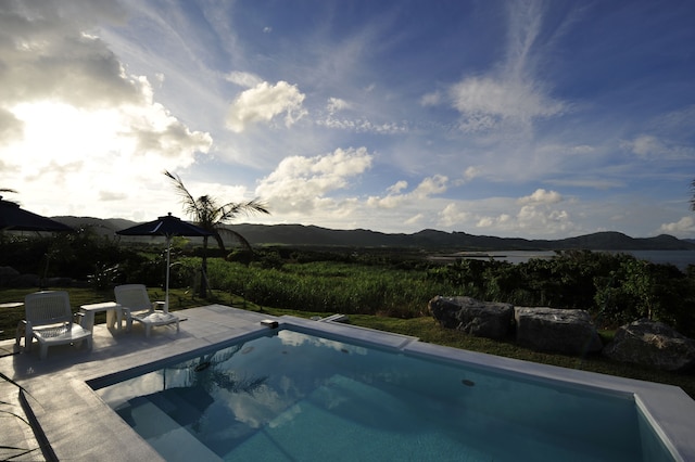 Windy Earth SILENT CLUB