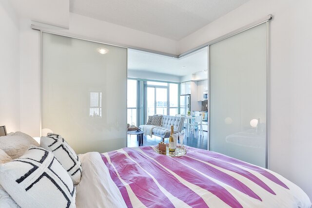 スタニング ハーバーフロント コンド