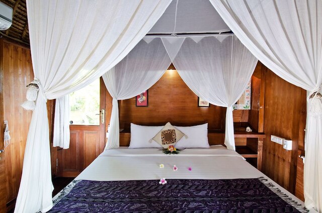 ルンブン バリ ハッツ