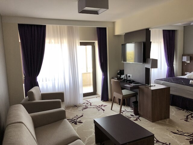 ホテル ニュー ベルべデレ