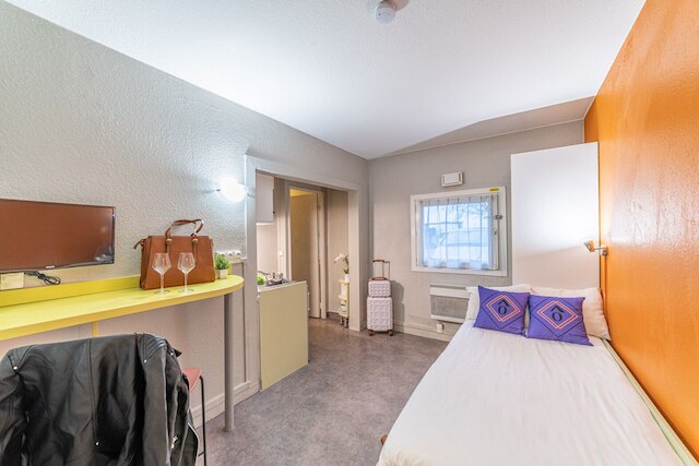 モンテンポ グサンビル