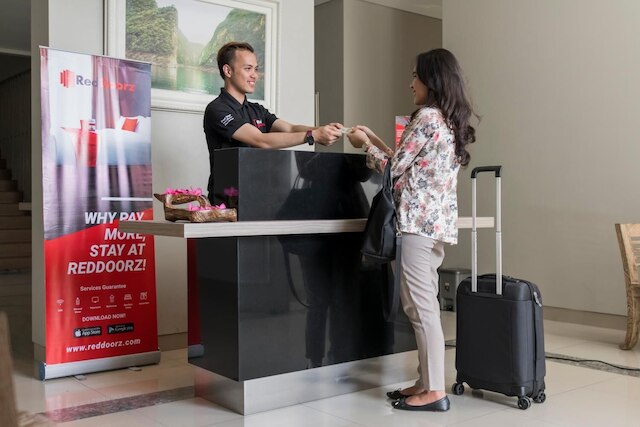 レッドドアーズ プラス ニア モール チプトラ ジャカルタ