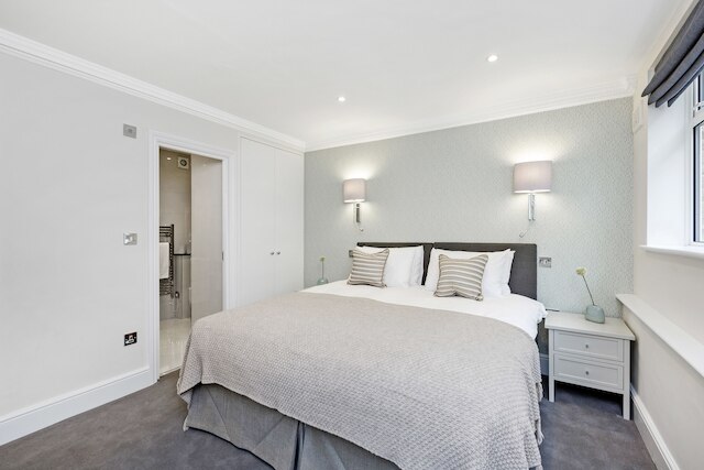 クイーンズゲート コート