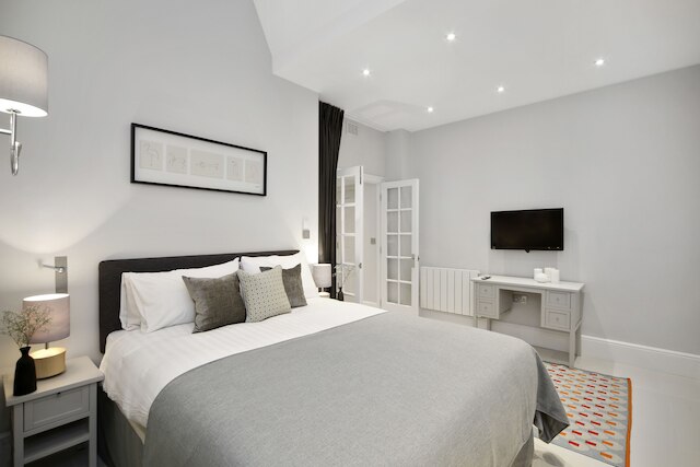 クイーンズゲート コート