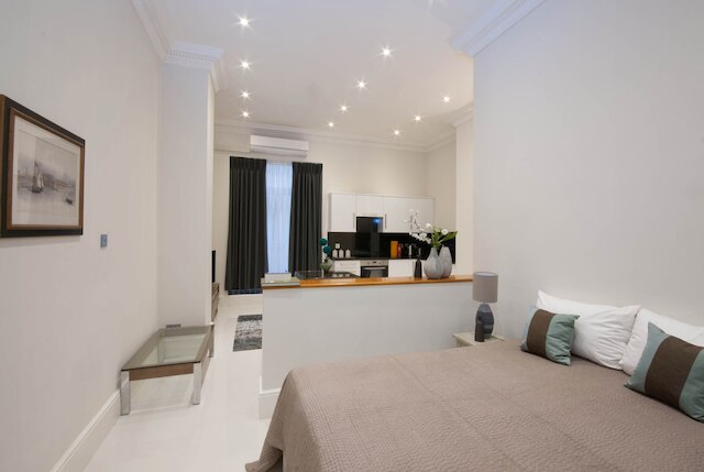 クイーンズゲート コート