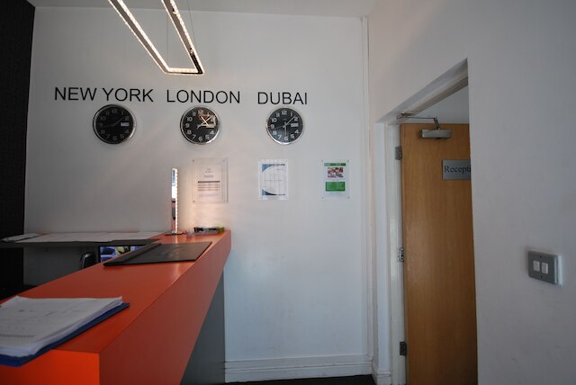 アタナ アパートメンツ