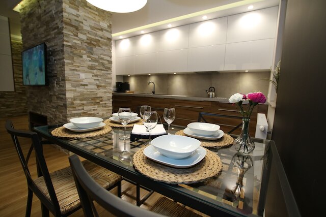 シティ オブ ザ キングス グリーン サイレンス アパートメント