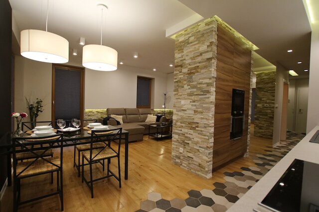 シティ オブ ザ キングス グリーン サイレンス アパートメント