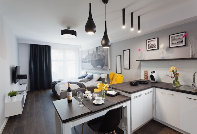 シティ オブ ザ キングス シティ ポイント アパートメンツ