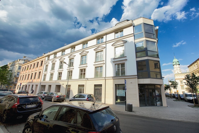 シティ オブ ザ キングス シティ ポイント アパートメンツ