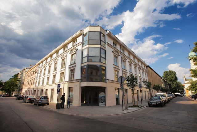 シティ オブ ザ キングス シティ ポイント アパートメンツ