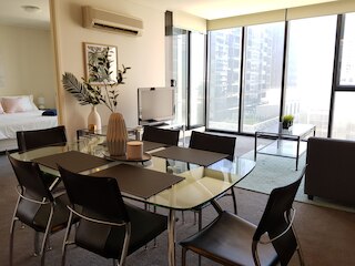 レアディセット アパートメンツ アット センティネル