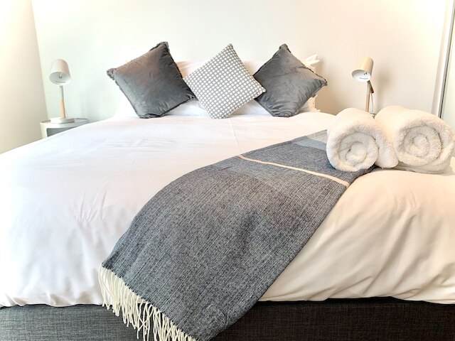 レアディセット アパートメンツ アット ライトハウス