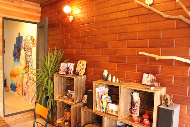 旅バル＆ホステル MONDO