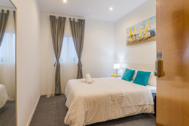 AYZ ハビエルカブリニ - オートチェックインプロパティ