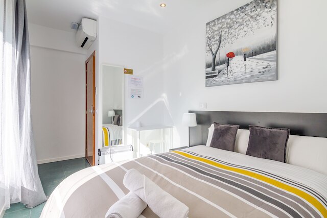 AYZ ハビエルカブリニ - オートチェックインプロパティ