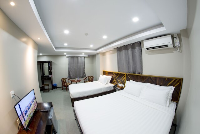 トライスター ホテル