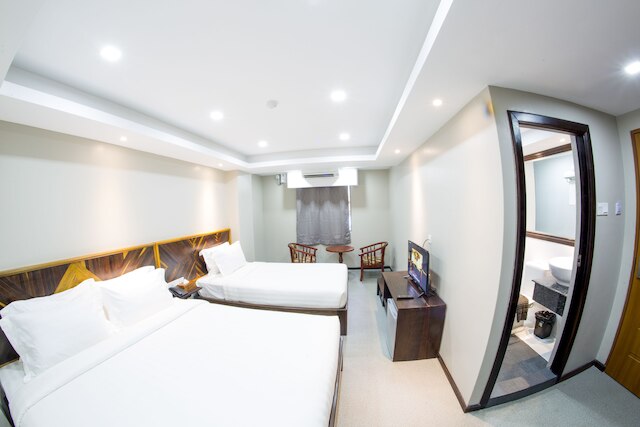 トライスター ホテル