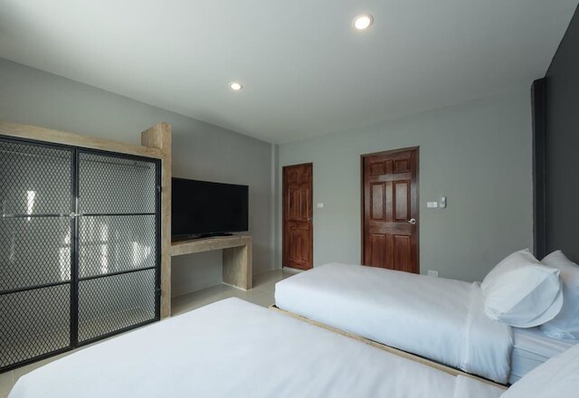 プンスク アット プラシン