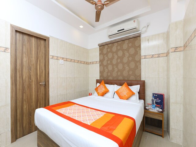 OYO 11437 GMT センター