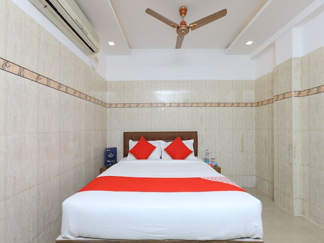 OYO 11437 GMT センター