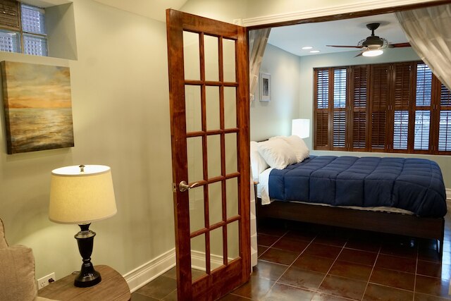 3 - レベル バックタウン ホーム - アメージング アウトドーズ & パーキング