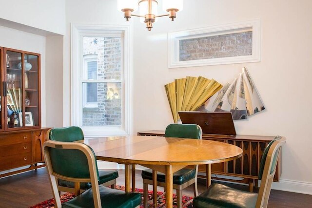 シック ローガン パッド - モダン ミーツ レトロ