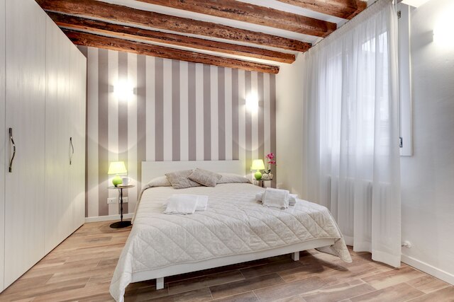 カ ディ コルテ ドナ