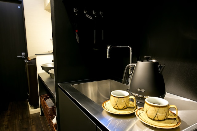 ホスタ梅小路 朱