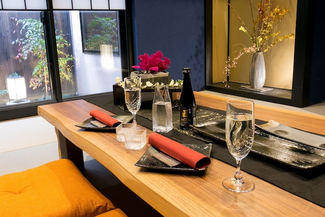 ホスタ梅小路 朱