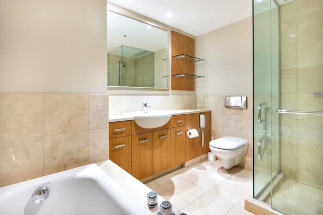 メトロポリス 1 ベッドルーム、パーキングあり