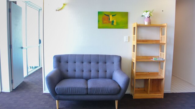 クワドラント 2 ベッドルーム ウィズ シービュー & パーキング