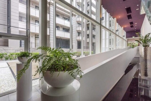 クワドラント 2 ベッドルーム ウィズ シービュー & パーキング