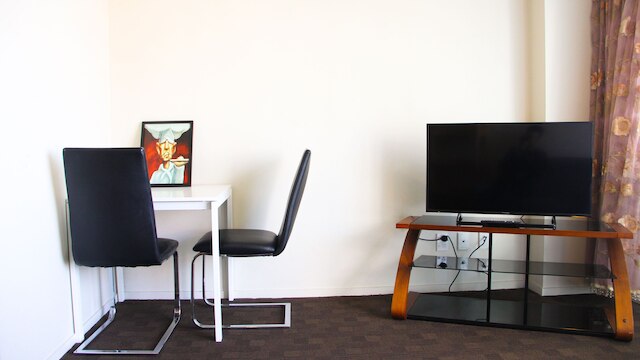 クワドラント 2 ベッドルーム ウィズ シービュー & パーキング