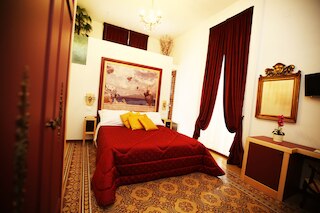 ラ ベッラ ナポリ B&B