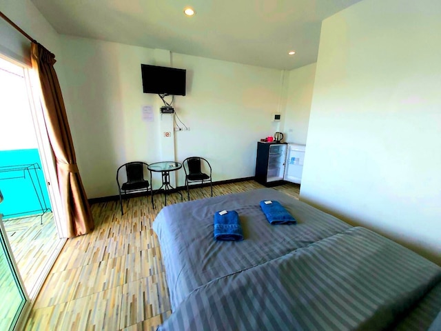 ニュートロン バンガロー