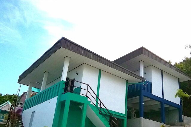 ニュートロン バンガロー