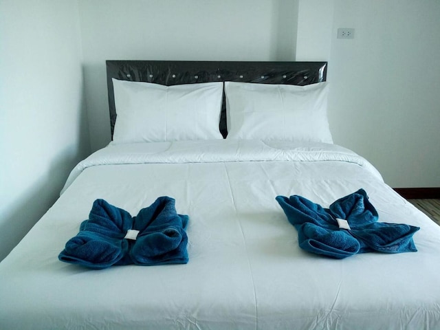 ニュートロン バンガロー