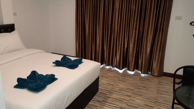 ニュートロン バンガロー