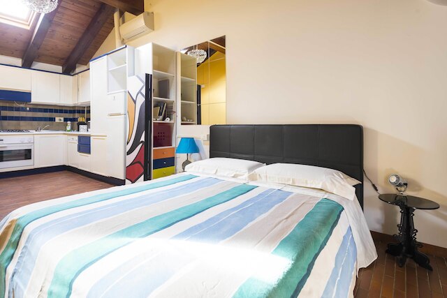 素晴らしい静かで明るいアパートメント歴史地区の中心部にある